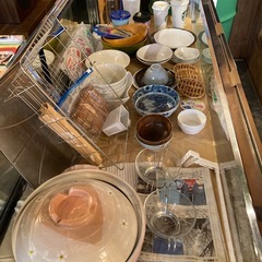 いろいろな食器など（使用済み）の画像
