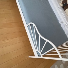 IKEAベッド　　天蓋付きの画像