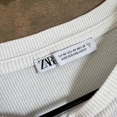ZARA 白タンクトップの画像