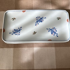 長いお皿の画像