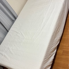 足付きマットレスベッド セミダブルの画像