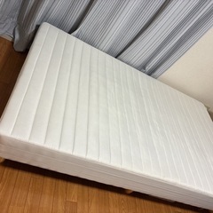 足付きマットレスベッド セミダブルの画像