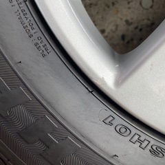 トヨタ　ヴォクシー70純正ホイール　タイヤバリ山
の画像