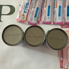 粉ミルク、ミルク缶の画像