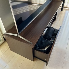 テレビボードの画像