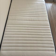 セミダブルベッドの画像
