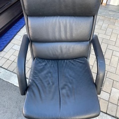 【カナダ直輸入！🇨🇦】ハイバックチェア 高級 表皮本革 の画像