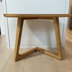 木製　サイドテーブルの画像