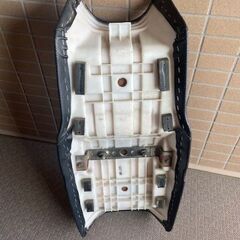 GSX２５０S カタナ　シート　リビルト品　へこみありの画像