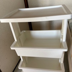 収納家具ラックの画像