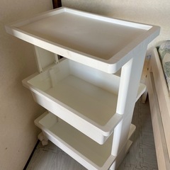 収納家具ラックの画像
