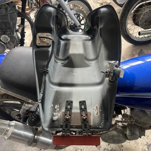 うずら ゼファー400　タンク、外装セットまとめ売り うずら様専用 ゼファー400 タンク、外装セットまとめ売り スタッフ