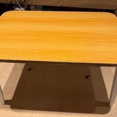 【お譲り先決定いたしました】折りたたみ式ローテーブル1台の画像