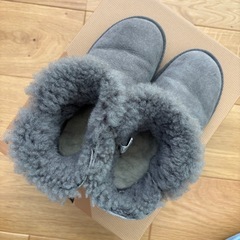 UGG®（アグ）　Mini Bailey Button　ミニベイリーボタンの画像