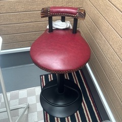オレンジ色レザー バースツール 高さ調整機能付きの画像