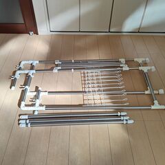 伸縮タイプ室内物干しの画像