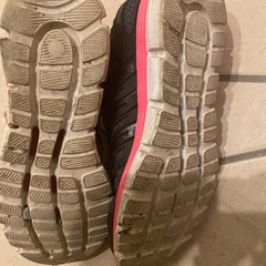 adidas ランニングシューズ23.5センチの画像