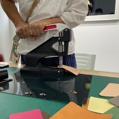 革でつくる「コインケース/　名刺、カードケース」ワークショップの画像