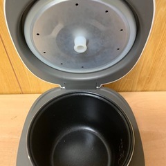 ♦KOM コンパクト炊飯器 【2024年製】RM-204Hの画像