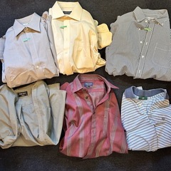 色々なシャツや服14着 の画像