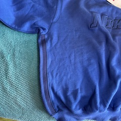 子供NIKEトレーナーの画像