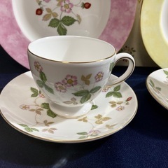 ウェッジウッド ワイルドストロベリー カップ/フルリムプレート　4点新品箱付の画像