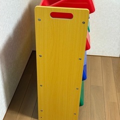 おもちゃラックの画像