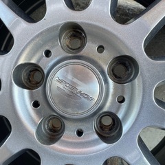 ヴォクシー70に履いていたスタットレスタイヤアルミホイルの画像