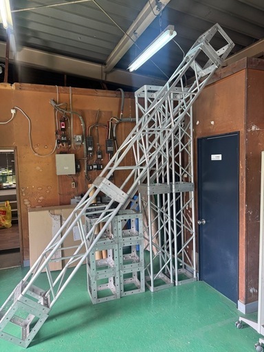 売約済み　アルミトラス 1800×1 1200×5 ベース8個