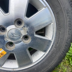 アルミホイール付きスタッドレスタイヤ(165/65 R13)の画像