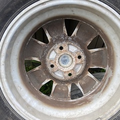 アルミホイール付きスタッドレスタイヤ(165/65 R13)の画像