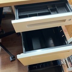 CZR-127CBB-W998 イトーキ　事務デスク　2台の画像