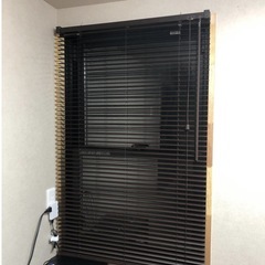 ブラインドカーテン　ブラウンの画像