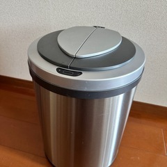 【ジャンク】zitaジータ自動開閉ゴミ箱　無料の画像