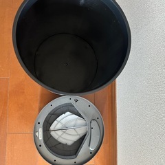 【ジャンク】zitaジータ自動開閉ゴミ箱　無料の画像