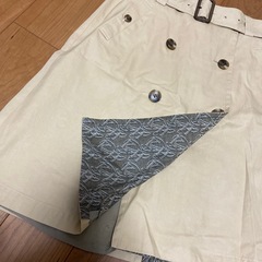キャサリンハムネット　ロンドンベージュ ダブルブレスト フレアスカートの画像
