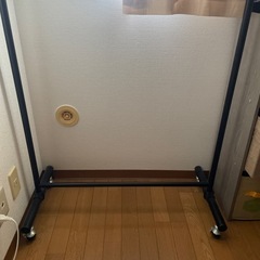 ハンガーラックの画像