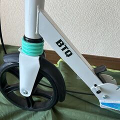キックボード　キックスクーター　折り畳み式　4段階高さ調整　フット/ハンドルブレーキ付　 8インチ　ホイール　の画像