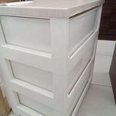 ★リユースのサカイ日立店★HJ7908  衣装ケース ホワイト H66.5×D41×W56 クリーニング済み の画像