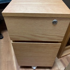 コンパクトな学習デスクのセットの画像