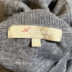 ①United ARROWS グレー ニットの画像