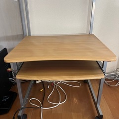 パソコンデスク
の画像
