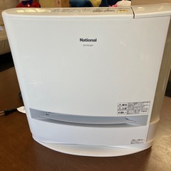 電気ファンヒーターの画像