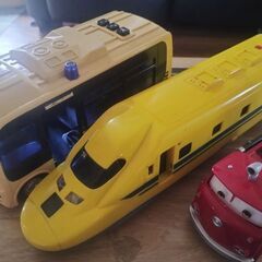 子ども用の車のおもちゃの画像