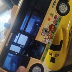 子ども用の車のおもちゃの画像