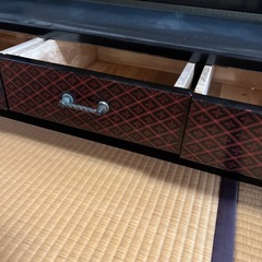 漆塗り　飾り棚　和キャビネットの画像