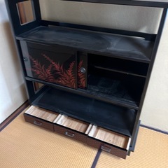 漆塗り　飾り棚　和キャビネットの画像