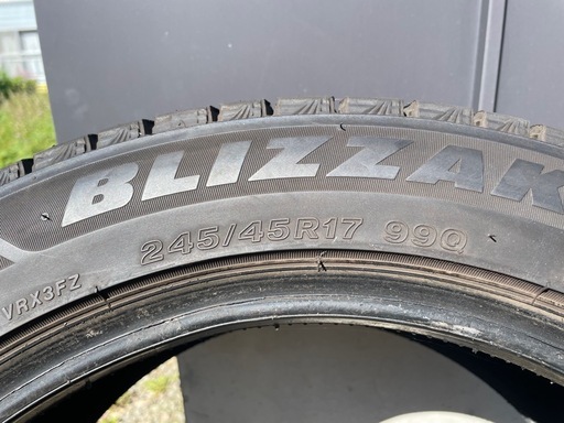 ブリヂストンVRX3 245/45R17 2023年