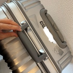 スーツケース　キャリーバッグ　中は綺麗ですの画像
