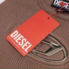 Diesel 24SS 胸元透かしロゴ フィットタンクトップの画像
